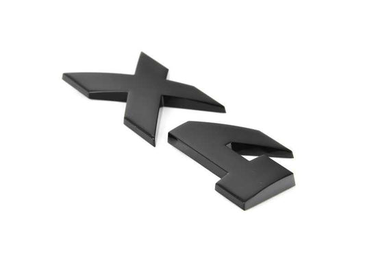 Emblème arrière "x4" en OEM noir brillant 51142472834 pour BMW X4 {G02, G02N}. BMW d'origine.