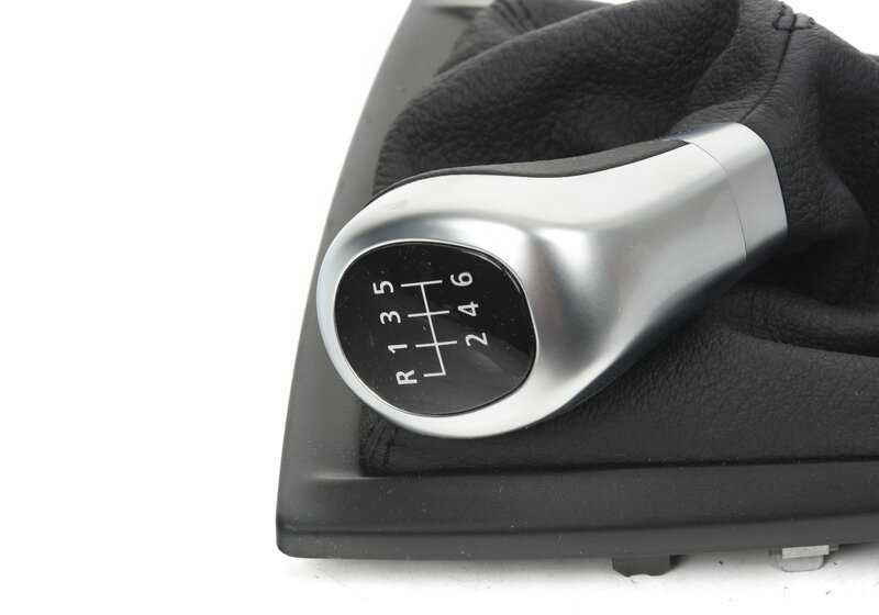 Pomo de cambio en cuero y cromo OEM 25117584548 para BMW Z4 E89 (sDrive18i, sDrive20i, sDrive23i). Compatible con modelos manuales y automáticos. Original BMW.