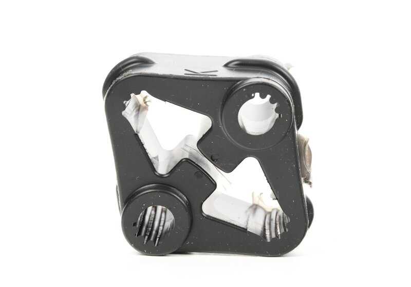 Silentblock de escape OEM 18308576996 para BMW F45, F46, G20, G21, G11, G12, F48, F39, F55, F56, F57, F54, F60. Original BMW.