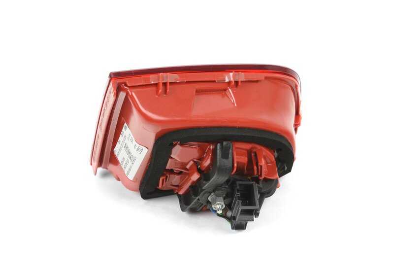 Bande noire inférieure arrière OEM 51127422882 pour Mini Clubman F54, F54 LCI (2015-2024). Mini d'origine.
