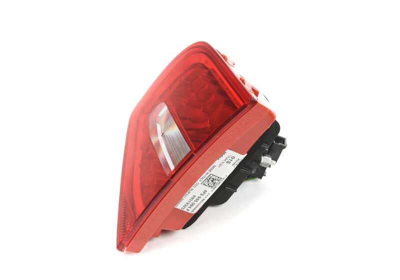 Bande noire inférieure arrière OEM 51127422882 pour Mini Clubman F54, F54 LCI (2015-2024). Mini d'origine.