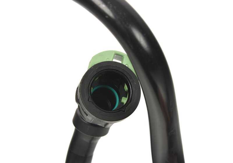 Tubo de refrigeración de aceite de cambio OEM 17227601755 para BMW F25 y F26. Repuesto original BMW.