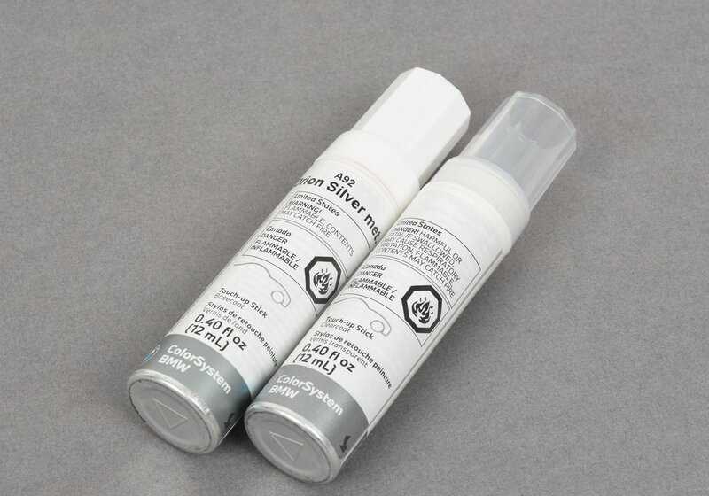 Pintura de retoque color Plata Orion metálico (2x12ml) OEM 51912148485 para BMW E46,E60,E61,E81,E82,E83,E84,E87,E88,E90,E91,E92,E93,F01,F02,F10,F11,F20,F30,F31,G20,X1,X3,X5,Z4. Original BMW.