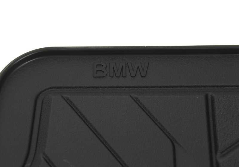 Alfombrillas traseras 3D impermeables OEM 51475A87FF4 para BMW G60 (520d, 520i, 523d, 530e, 530i). Protección interior antideslizante y a medida. Original BMW.