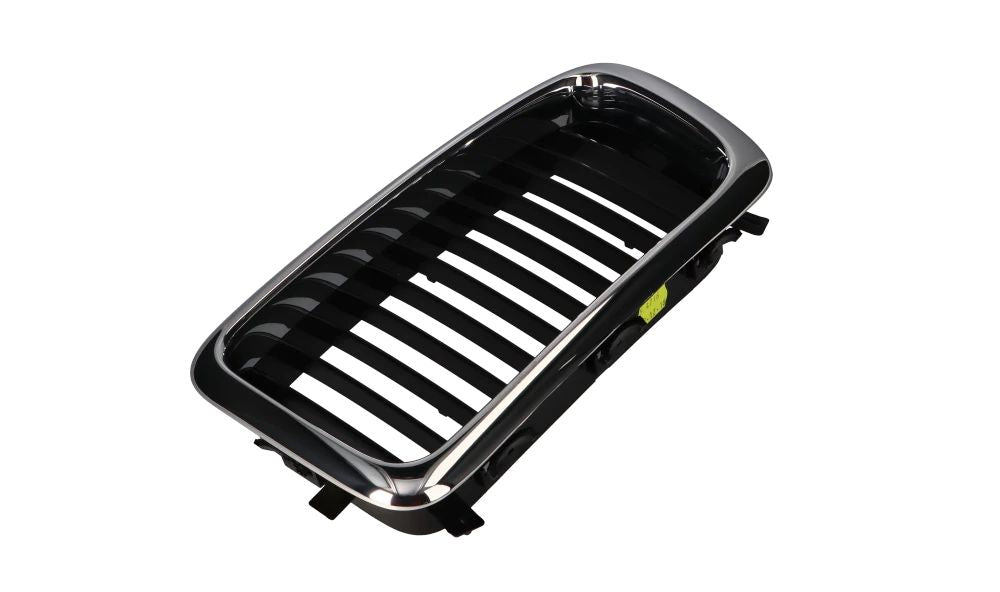 Rejilla decorativa izquierda OEM 51138125811 para BMW E38. Pieza original BMW.