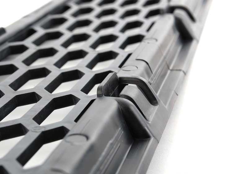 Central Grid OEM 51128040877 pour BMW E92, E93. BMW d'origine.