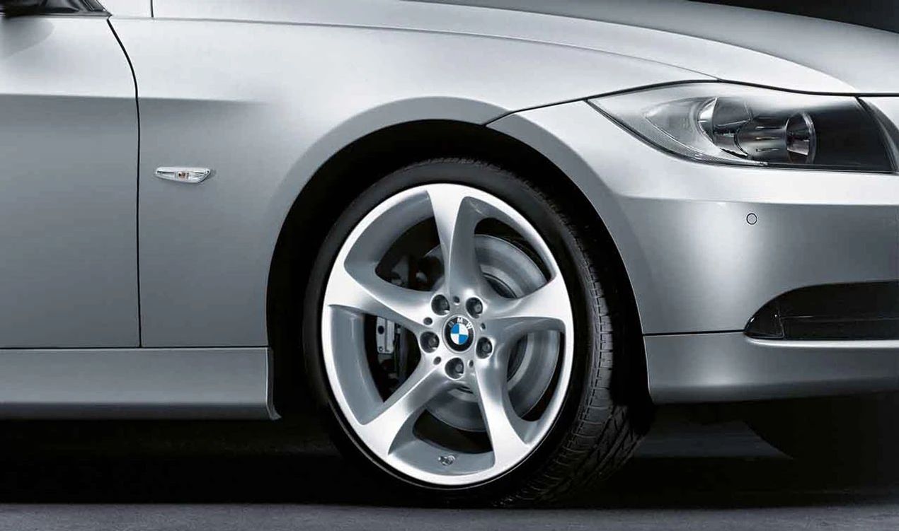 Llanta de aleación Estrella 230 OEM 36116785002 para BMW E90, E91, E92, E93. Original BMW.