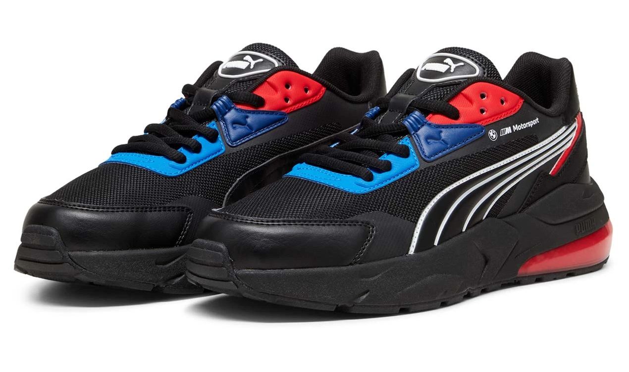 Zapatillas originales BMW M Motorsport Vis 2K negras, OEM 80195B31970. Diseño con logo M y detalles Puma. Para fans BMW. Original BMW.