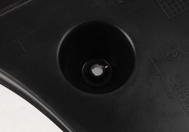 Cubierta inferior izquierda OEM 51718046083 para BMW E85, E86. Original BMW.