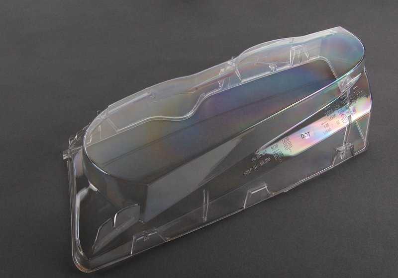 Tapa embellecedora izquierda faro OEM 63126929565 para BMW E60, E61. Pieza original BMW.
