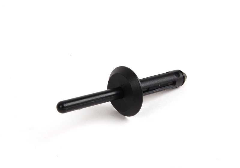 Remache ciego OEM 07142151750 para BMW G05, G09, F25 (modelos X5, XM, X3). Compatible con múltiples versiones y acabados. Pieza original BMW.