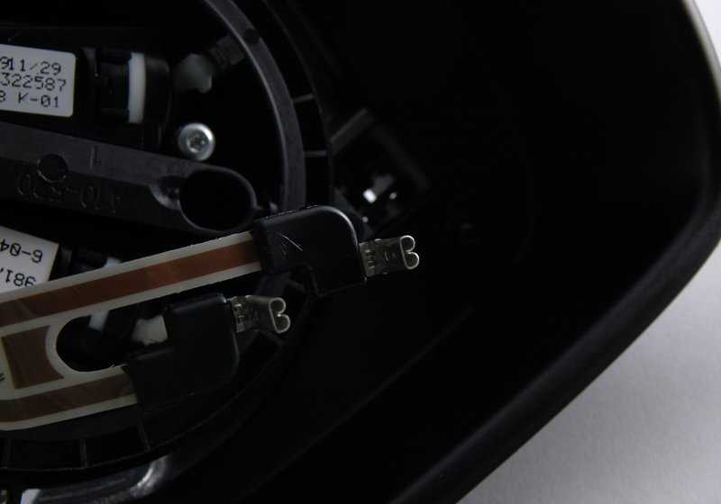 Retrovisor exterior izquierdo calefactable con memoria OEM 51167153133 para BMW Serie 3 E46 (1999-2006). Original BMW.