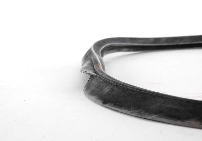 Board de porte gauche OEM 5122188213 pour la série BMW 3 E30. BMW d'origine.
