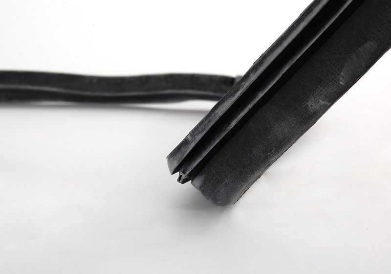 Board de porte gauche OEM 5122188213 pour la série BMW 3 E30. BMW d'origine.