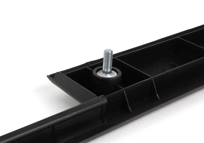 Moldura lateral derecha OEM 51111904686 para BMW E30. Original BMW.