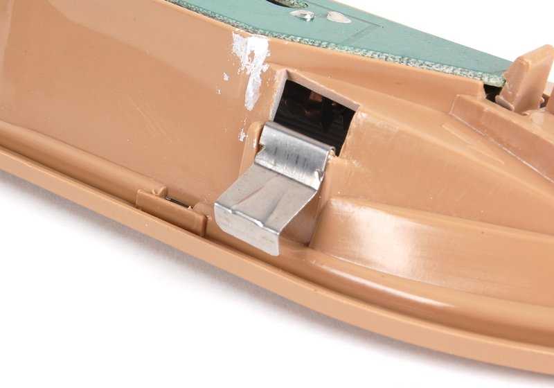 Luz interior trasera derecha beige OEM 63318363606 para BMW Serie 5 E39 (1995-2003). Original BMW.