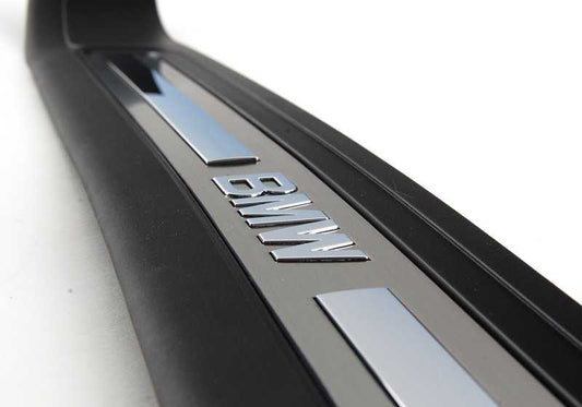 Embellecedor de entrada delantero derecho OEM 51478159934 para BMW Serie 5 E39 520i, 523i, 528i, 525d. Original BMW.