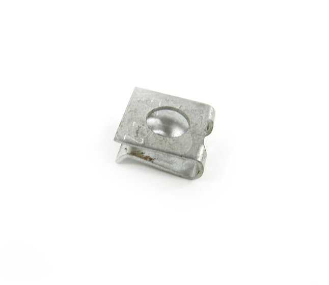 Clip carrocería OEM 07129904221 para BMW {E23, E24, E30, E31, E32, E34, E36, E38, E39, E46, E52, E53, E60, E61, E63, E64, E65, E66, E70, E71, E72, E83, E84} y MINI {R50, R52, R53, R55, R56, R57, R58, R59, R60, R61, F54, F55, F56, F57, F60}. Original