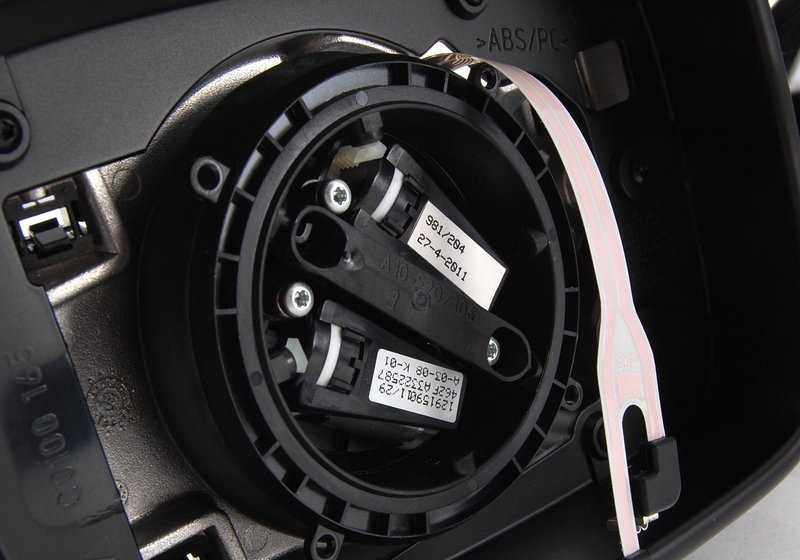 Espejo retrovisor exterior izquierdo calefactado con memoria OEM 51167153159 para BMW E46. Original BMW.