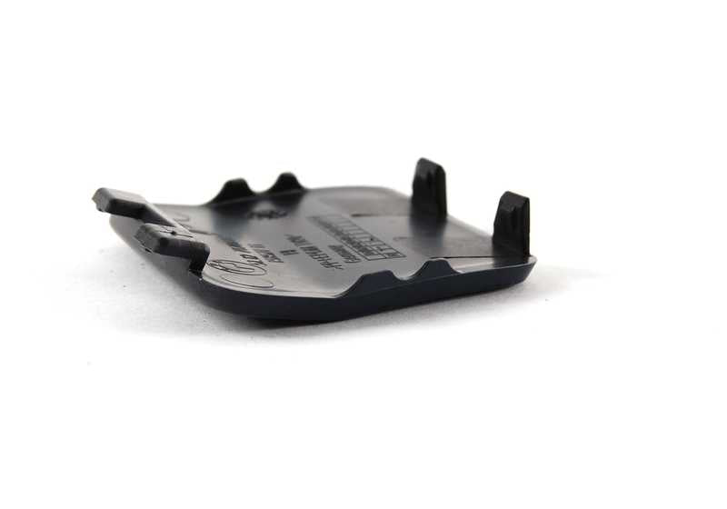 Tapa gancho remolque imprimada OEM 51127208599 para BMW Serie 1 E82, E88, 118d, 120d, 120i. Compatible con modelos desde 2007 a 2013. Repuesto original BMW.