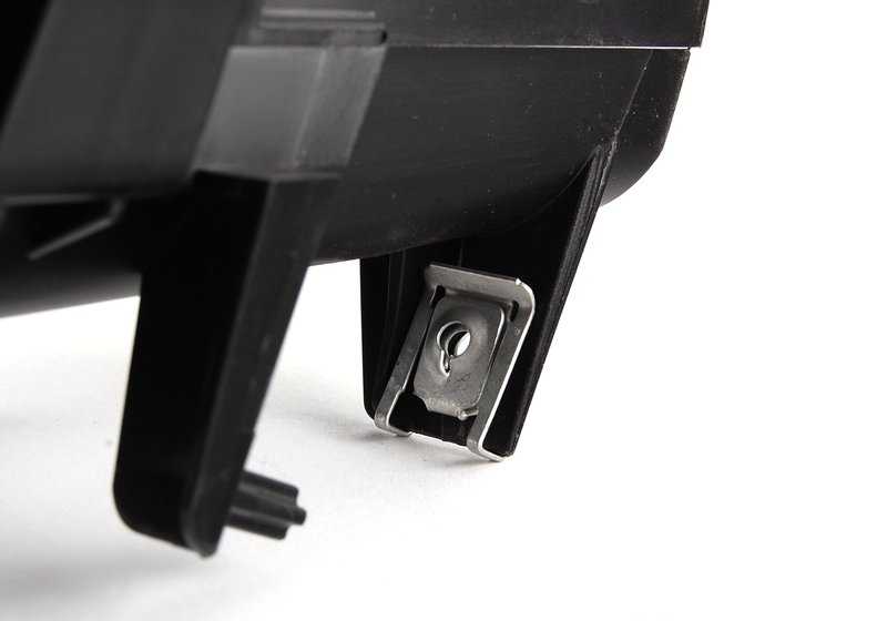 Guía de aire delantera derecha para BMW E90, E91 (OEM 51747160610). Original BMW.
