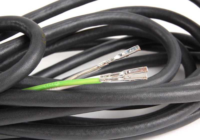 Cable FBAS para BMW X5 E70 (OEM 61119140331). Original BMW