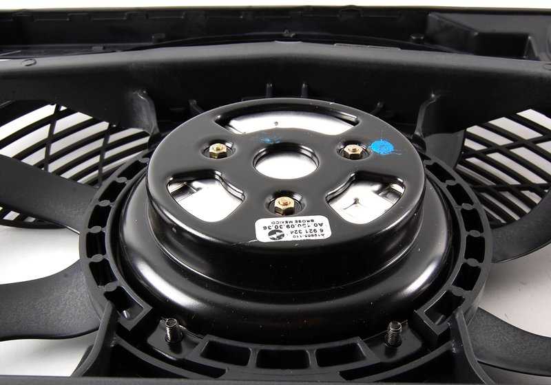 Ventilador adicional OEM 64546921395 para BMW E39 520i (M52) con cambio manual o automático. Compatible con modelos fabricados entre 1996 y 2003. Original BMW.