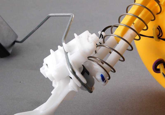 Sensor de nivel de combustible derecho OEM 16146752370 para BMW E39. Original BMW.