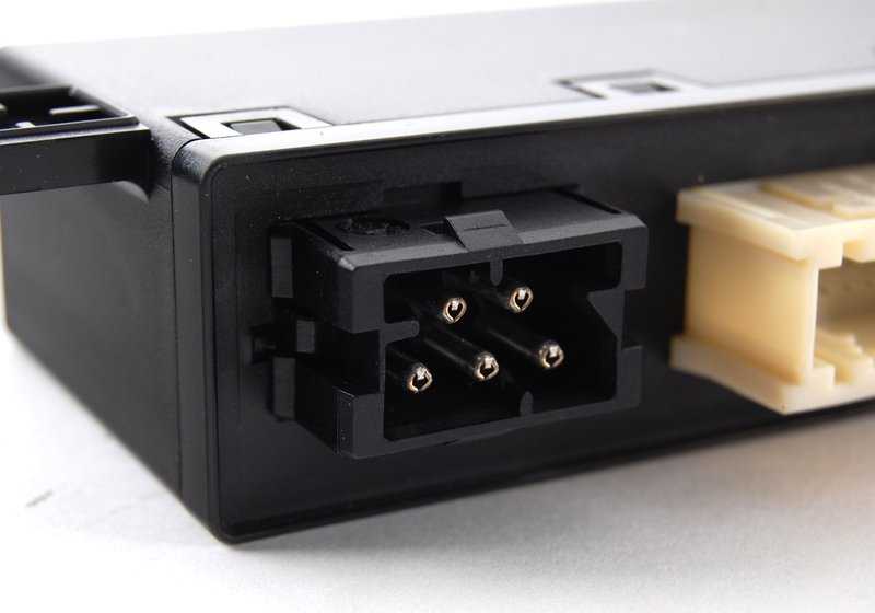 Modulo della porta del copilota OEM 61356904243 per BMW E38 ed E39. BMW originale.