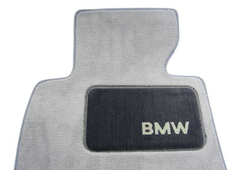 Alfombrillas de velours delanteras y traseras OEM 51478204020 para BMW Serie 5 E39 Berlina y Touring. Original BMW.