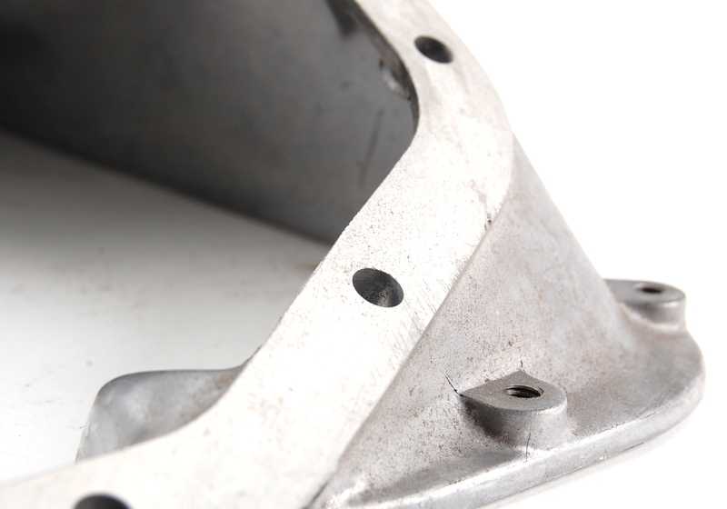 OEM OIL CUTTER 11131278314 for BMW E30 {316I with M10 engine, manual and automatic change}. Original BMW.