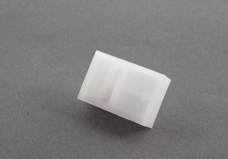 Separador OEM 61211350825 para BMW E26, 114, 1502, 1600, 2002, 2511, 2513, 2800. Compatible con modelos clásicos años 1966-1981. Pieza original BMW.