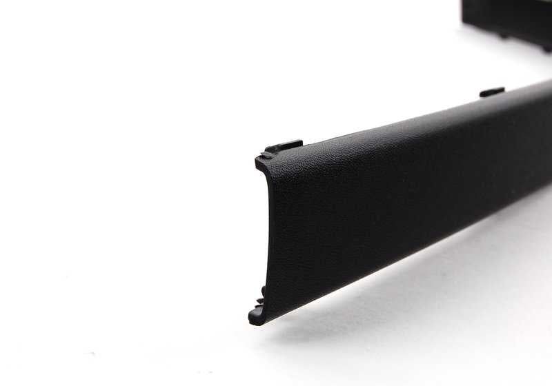 Moldura paragolpes delantera izquierda OEM 51118159351 para BMW E39 520d, 520i. Compatible con modelos fabricados entre 1996 y 2003. Repuesto original BMW.