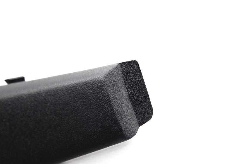 Moldura paragolpes delantera derecha OEM 51118159352 para BMW E39 520d, 520i. Compatible con modelos fabricados entre 1996 y 2003. Original BMW.
