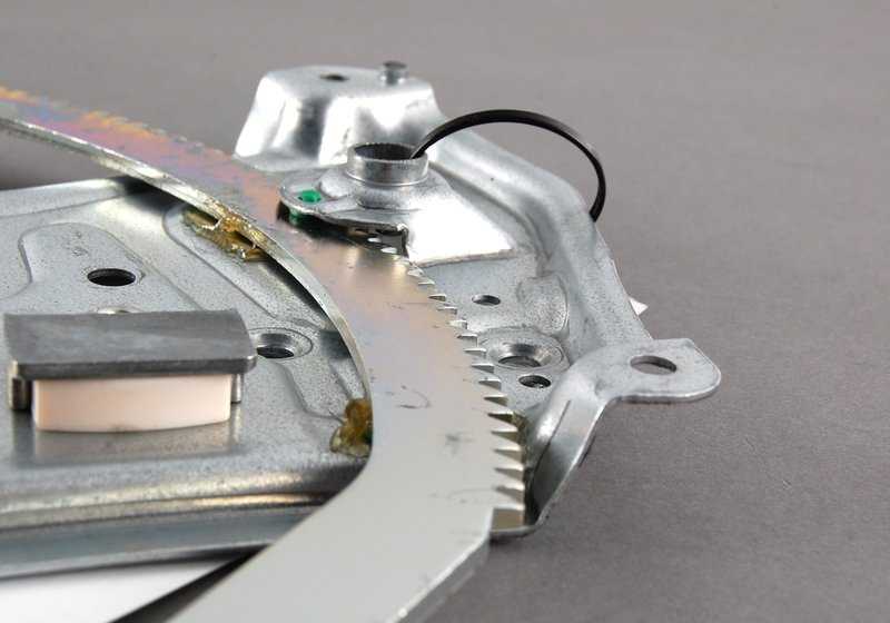 Alzacristales eléctrico delantero derecho OEM 51331977580 para BMW Serie 3 E36 (316i, 318i, 318is). Original BMW.