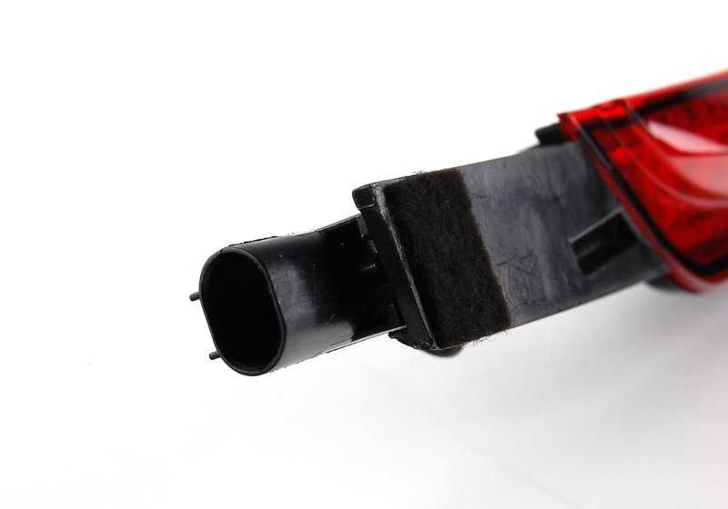 Troisième feu de freinage OEM 63258368764 pour BMW E46 {316i AX31, AX32, AX41, AX42, EX31, EX32, EX41, EX42; 318d EL51, EL71}. BMW d'origine.