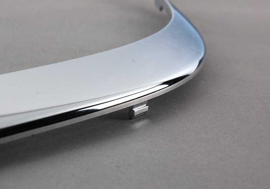 Moldagem esquerda OEM 51118125437 para BMW E38. BMW original.