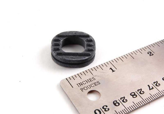 Casquillo OEM 51717000012 para BMW E46. Pieza original BMW. Ideal para fijaciones en portón trasero o alerón. Diámetro 24mm.
