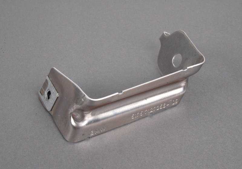 Soporte central de cubre bajos delantero OEM 51757127356 para BMW E81, E82, E87, E87N, E88, E90, E90N, E91, E91N, E92, E92N, E93, E93N, E84. Original BMW.