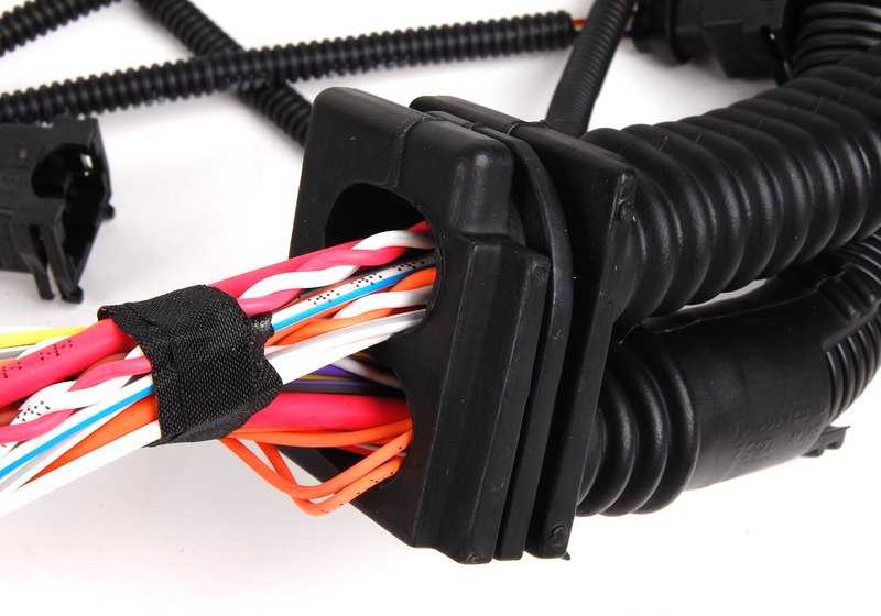 Cableado inyectores y encendido OEM 12517566507 para BMW E82, E88, E90, E91, E92, E93, Serie 1 y Serie 3 con motor N54. Original BMW.
