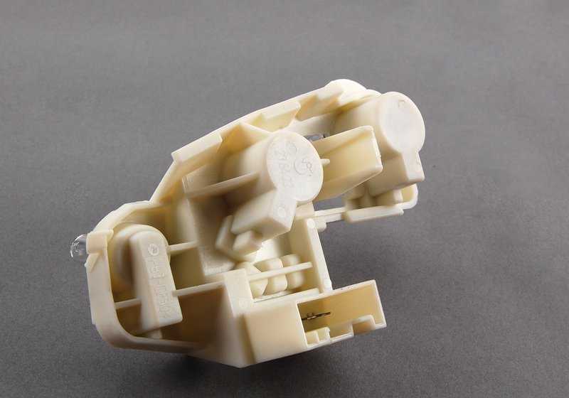 Portalámpara luz trasera tapa maletero izquierda OEM 63217183841 para BMW Serie 3 E90. Original BMW.