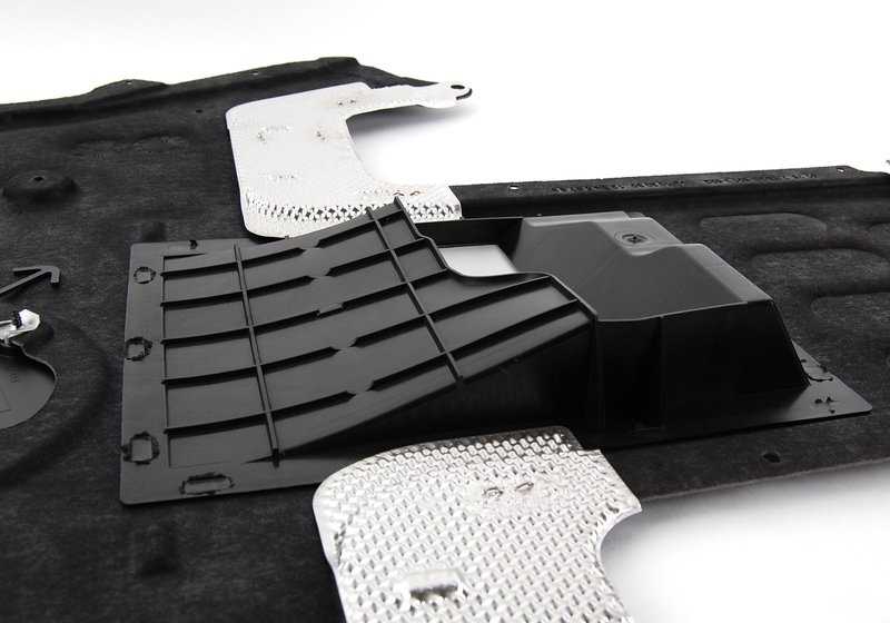 Cubierta inferior central OEM 51757019869 para BMW E60, E61, E63, E64. Protección del motor y bajos. Repuesto original BMW.