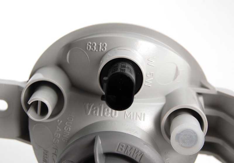 Intermitente delantero izquierdo OEM 63137165863 para MINI R50, R52, R53. Recambio original MINI.