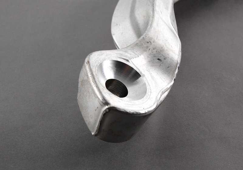 Tirante de suspensión derecho con silentblock OEM 31106770686 para BMW E60, E60N, E61, E61N. Original BMW.