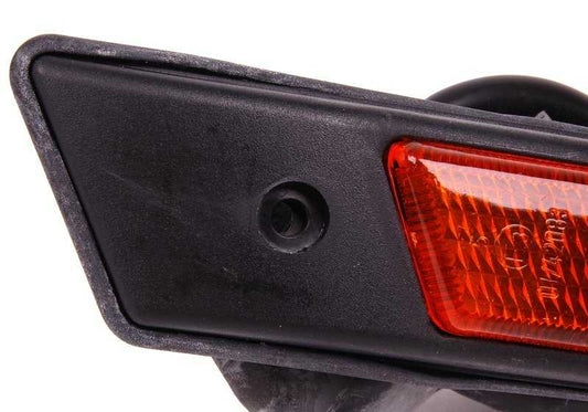 Côté gauche intermittent OEM 63131378009 pour BMW E34 {518G, 518i (HA11, HA12, HA21, HA22, HA31, HA32, HA41, HA42, HG11)}. Lumière de signalisation d'origine BMW.