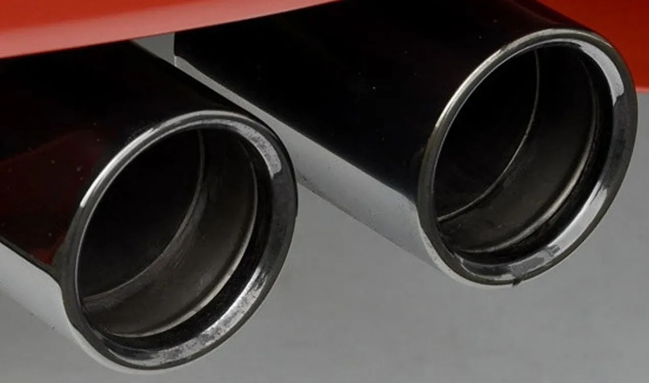 Embellecedor de tubo de escape trasero negro OEM 18307849341 para BMW Serie 5 M5 F10, Serie 6 M6 F06, F12, F13... y más. Original BMW.