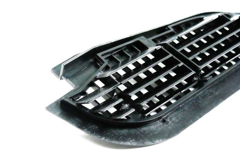 Rejilla embellecedora OEM 51131977679 para BMW Serie 3 E36. Pieza original BMW.