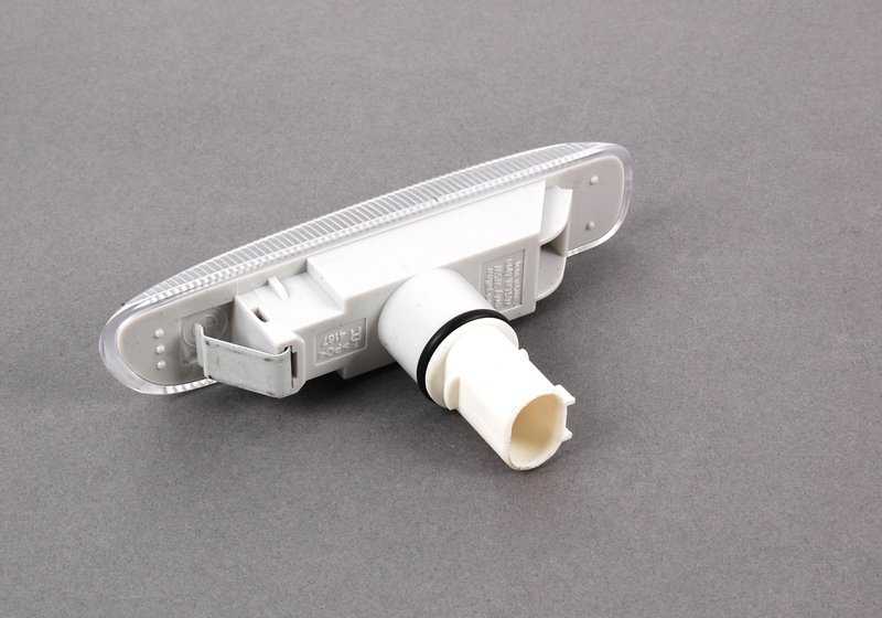 Indicador de dirección adicional derecho blanco OEM 63132228592 para BMW Serie 3 E46. Original BMW.