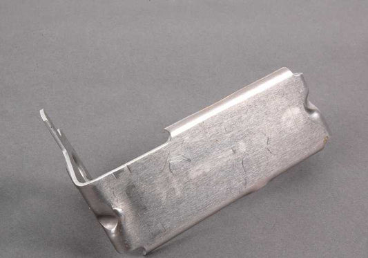 Soporte cubre bajos derecho OEM 51718202966 para BMW E39, E38. Original BMW.