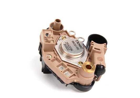 Regulador de alternador OEM 12311713839 para BMW E36, E46, E39, E38, E53, Z3. Recambio original BMW, ideal para reparar fallos de carga o batería en vehículos compatibles.